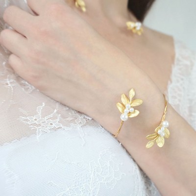 bracelet de mariage ouvert feuilles et perles